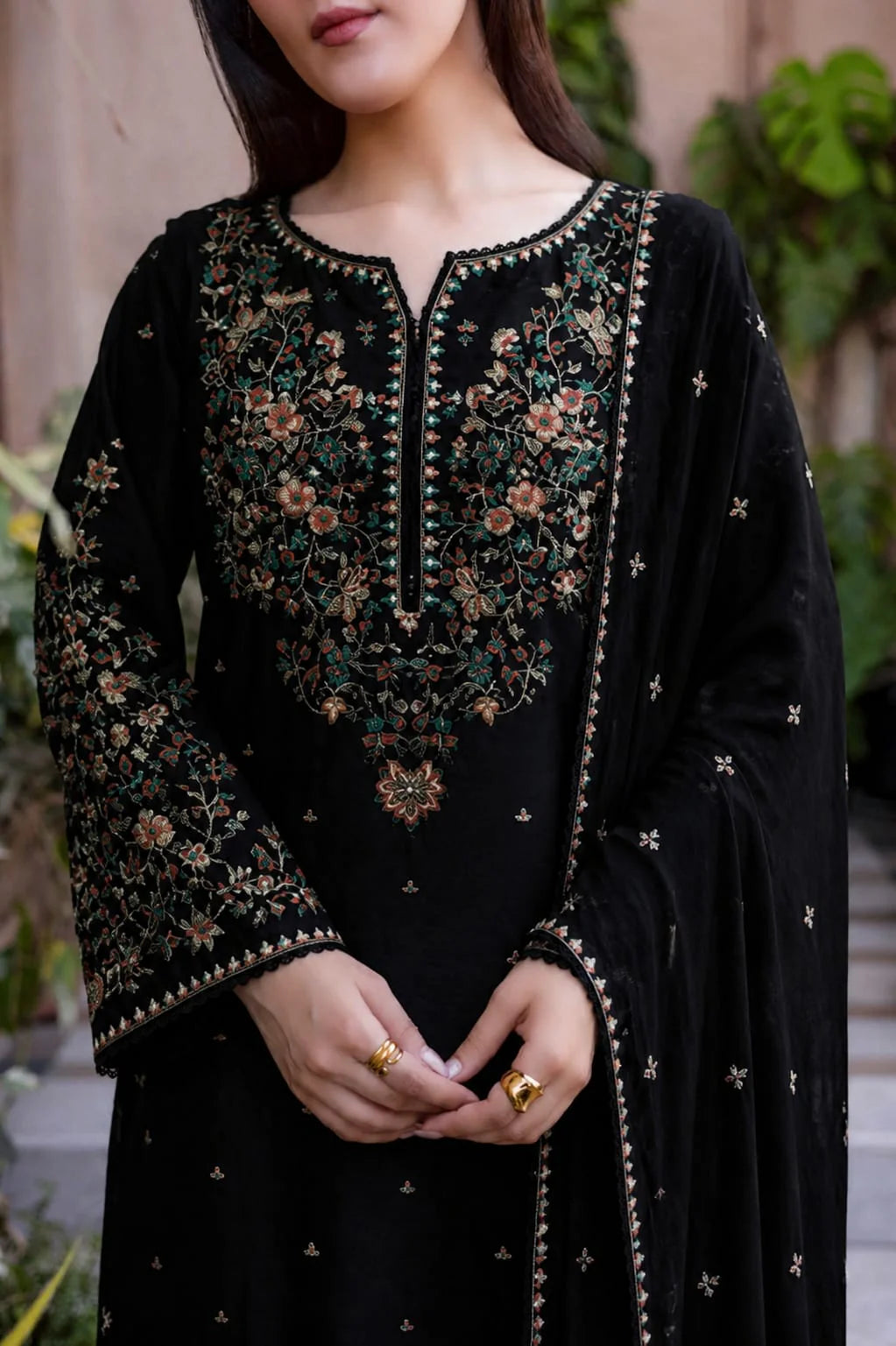 LF-BT2800 HIGHLY RECOMMENDED Unstitched Fully Embroidered Lawn Suit With Embroidered Bamber Chiffon Dupatta