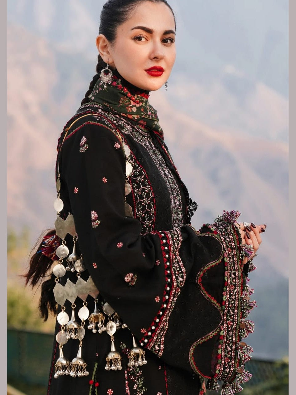 SR-MB520 Dhanak Embroidered Suit With Digital Printed Woolen Shawl