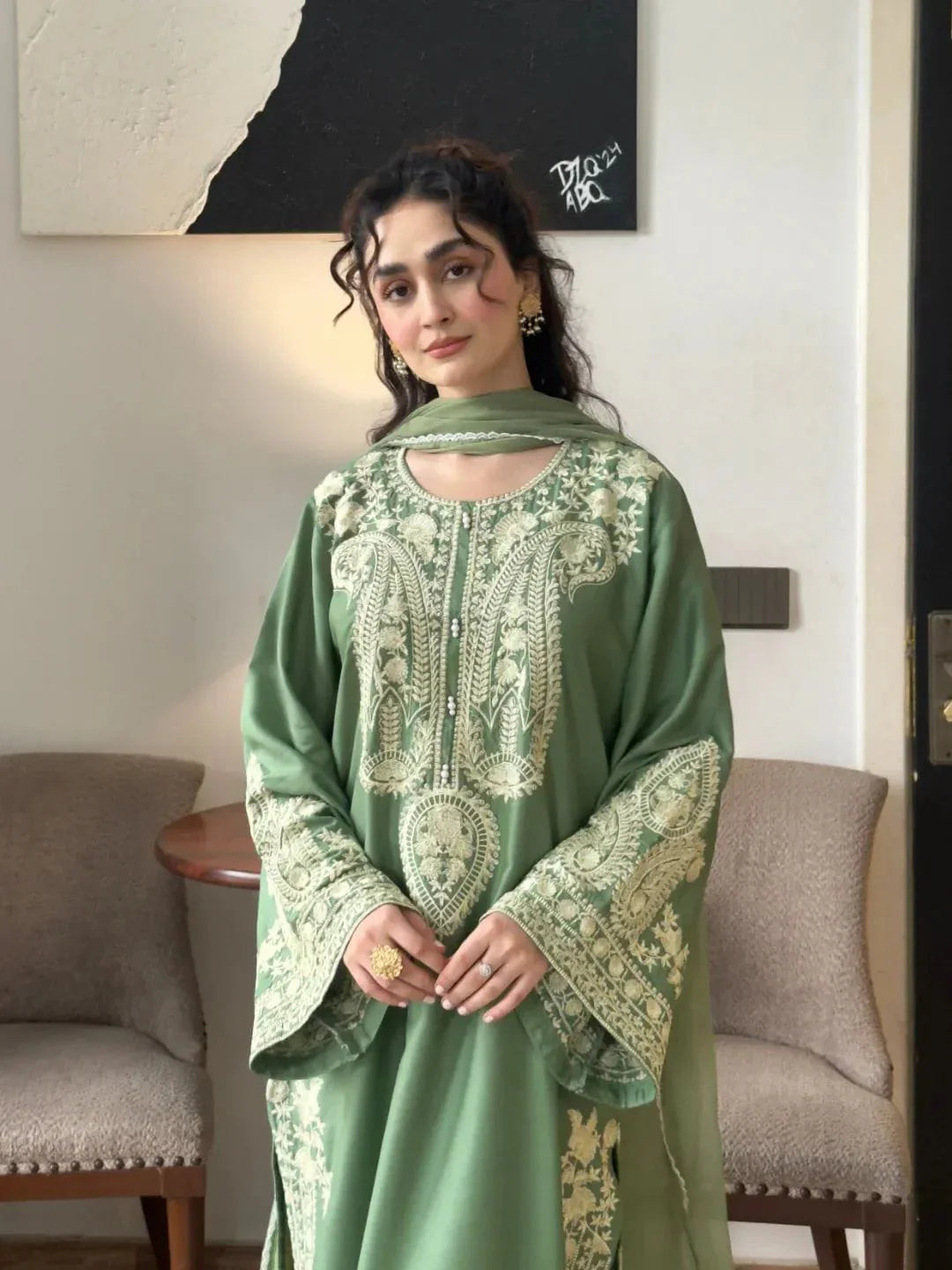 LF-MR2740 Unstitched Embroidered Lawn Suit 3pc With Bamber Chiffon Embroidered Dupatta