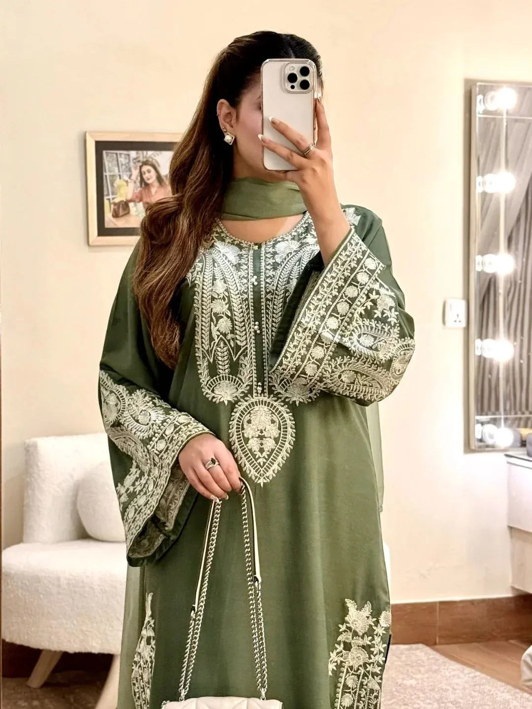 LF-MR2740 Unstitched Embroidered Lawn Suit 3pc With Bamber Chiffon Embroidered Dupatta