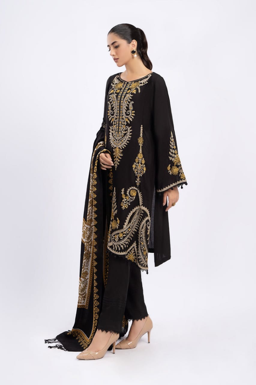 SR-700 Dhanak Embroidered Suit With Digital Printed Wool Shawl