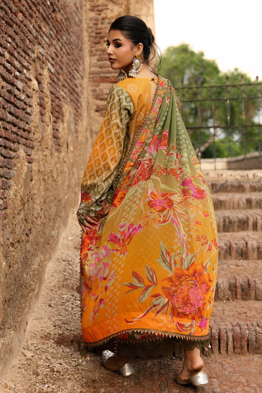 LF-D359 Digital Printed Lawn Suit 3pc With Lawn Digital Printed Dupatta