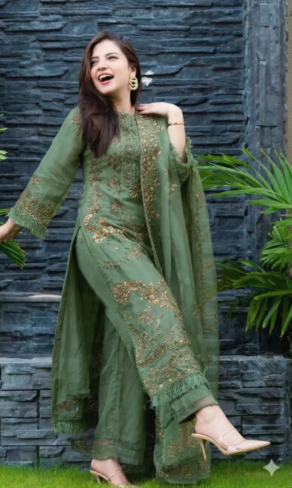 LF-SR1100 Sage Green Un-Stitched Lawn Embroidered 3pc With Organza Embroidered Dupatta
