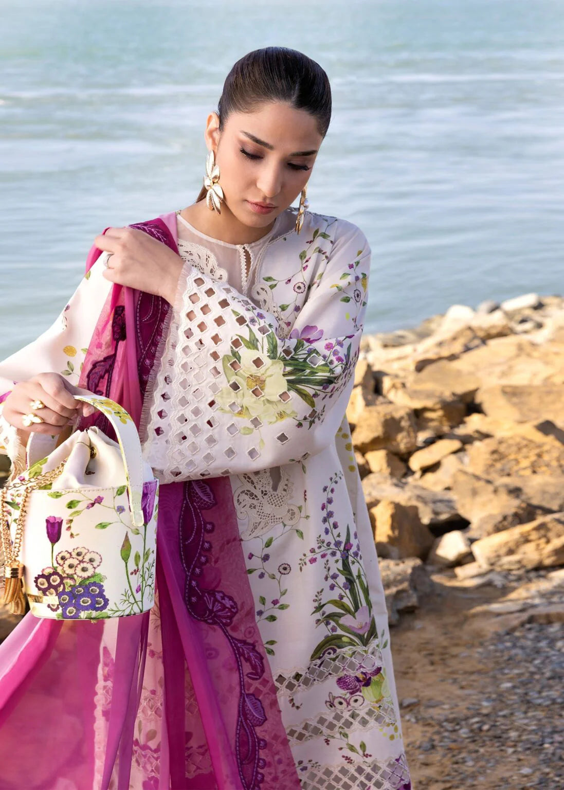 LF-CS202 Unstitched Digital Printed Lawn Suit 3pc With Embroided Cotton Net Dupatta