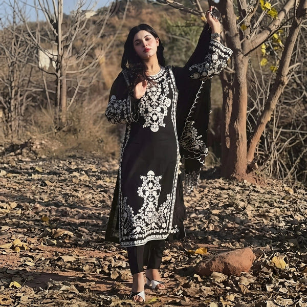 LF-AN159333 Unstitched Embroidered Lawn Suit 3pc With Bamber Chiffon Embroidered Dupatta