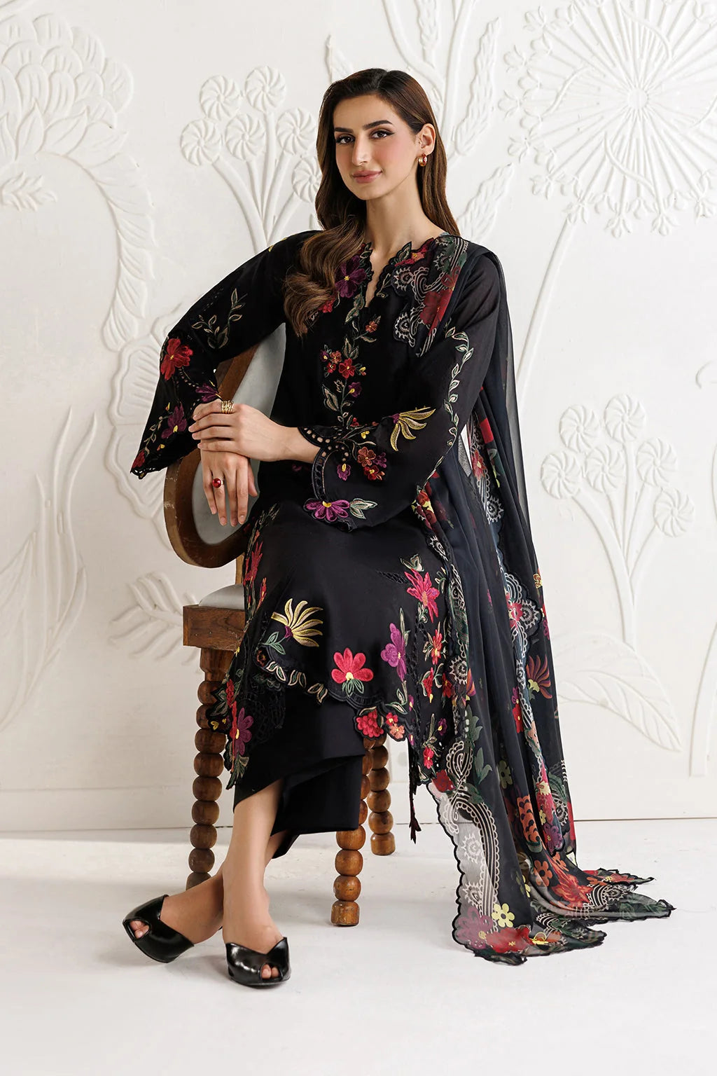 LF-IZ2955 Unstitched Fully Embroidered Dhanak Chikenkari Suit With Digital Printed Diamond Wool Shawl