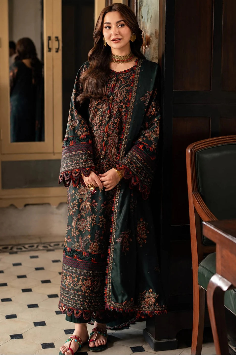 LF-AJ2915 Unstitched Fully Embroidered Dhanak Fully Embroidered Dhanak Shawl