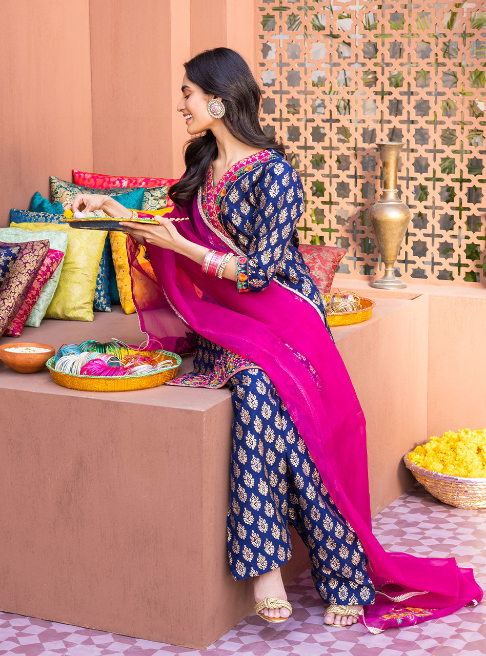 Digital Printed Lawn 3pc Suit With Digital Printed Poly Lawn Dupatta & Embroidered Patches