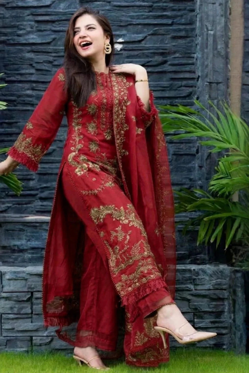 LF-1101 Un-Stitched Lawn Embroidered 3pc With Organza Embroidered Dupatta