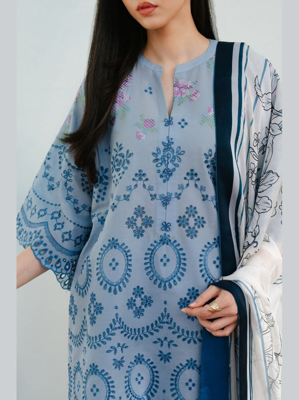 SR-CO2610 Lawn Unstitched Chikenkari Embroidered 3pc Suit With Cotton Lawn Dupatta