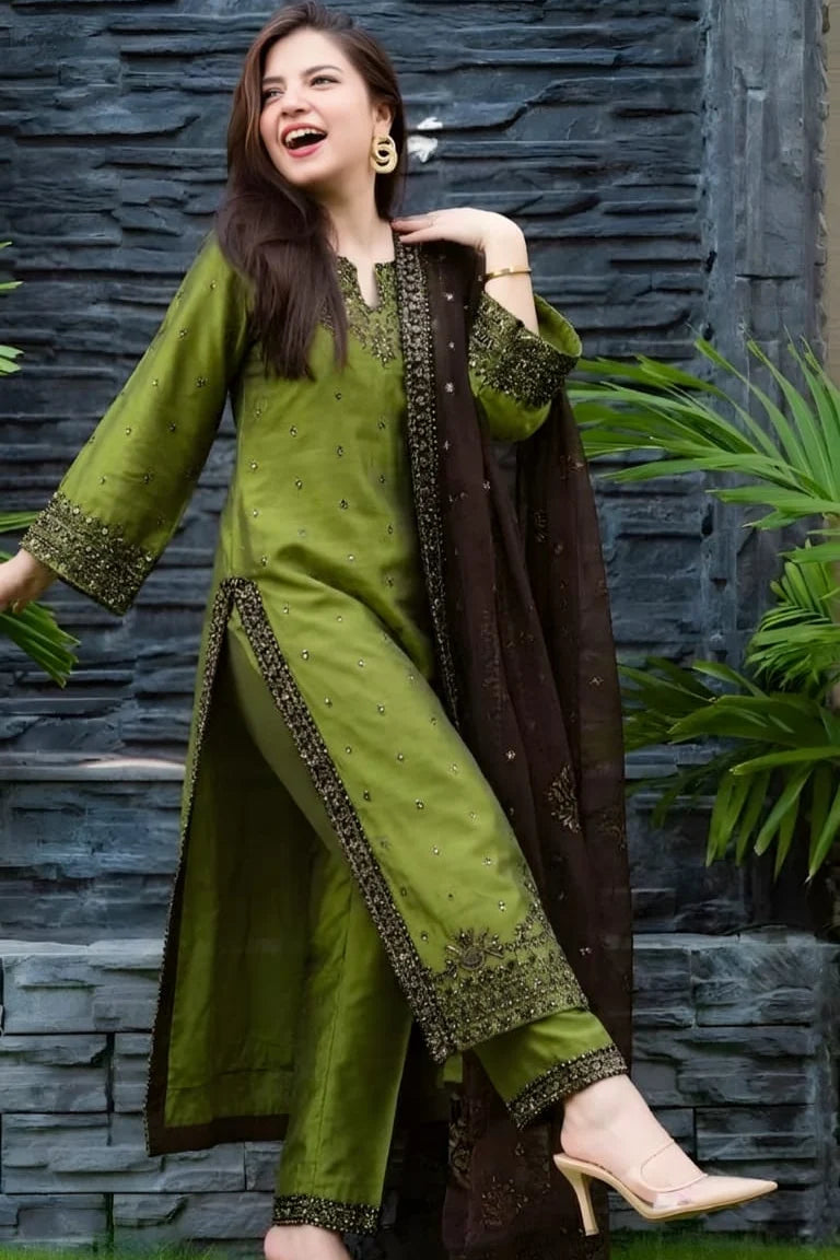 LF-BT2400 Dhanak Embroidered 3pc Suit With Dhanak Embroidered Shawl