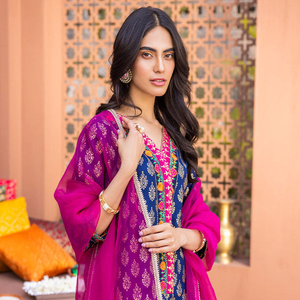 Digital Printed Lawn 3pc Suit With Digital Printed Poly Lawn Dupatta & Embroidered Patches