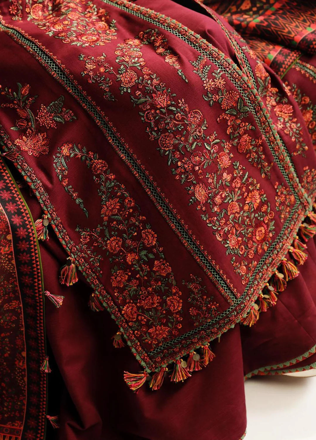 SR-730 Dhanak Embroidered Suit With Digital Printed Wool Shawl