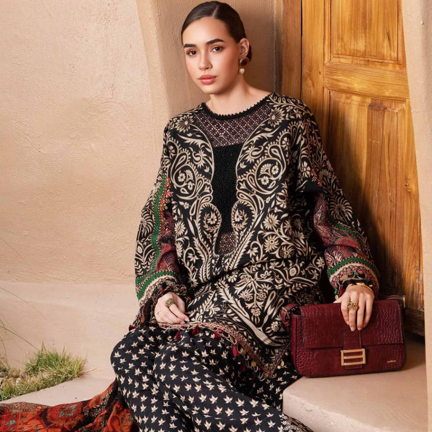 SR-MB466 Unstitched Digital Printed Lawn Suit 3pc With Voil Lawn Digital Printed Dupatta & Embroidered Patches