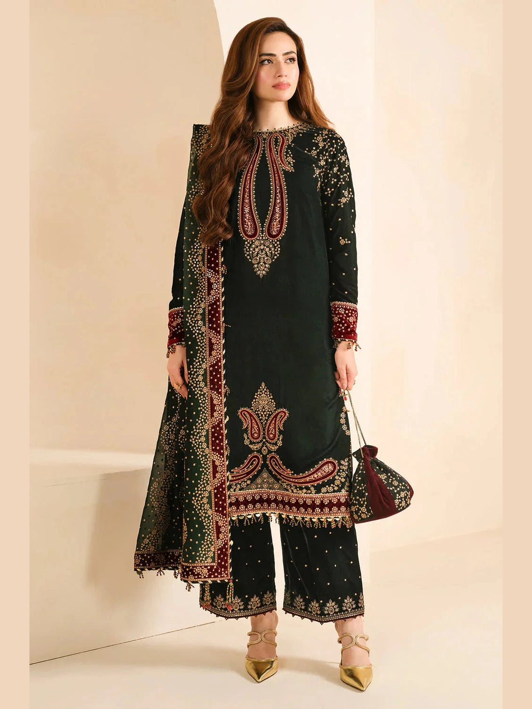 SR-999 Embroidered 9000 Micro Velvet 3Pc With Embroidered Chiffon Dupatta