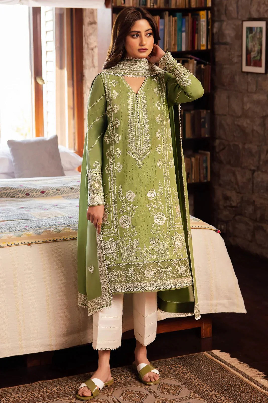 SR-2525 Unstitched Fully Embroided Lawn Suit With Lawn Embroidered Dupatta