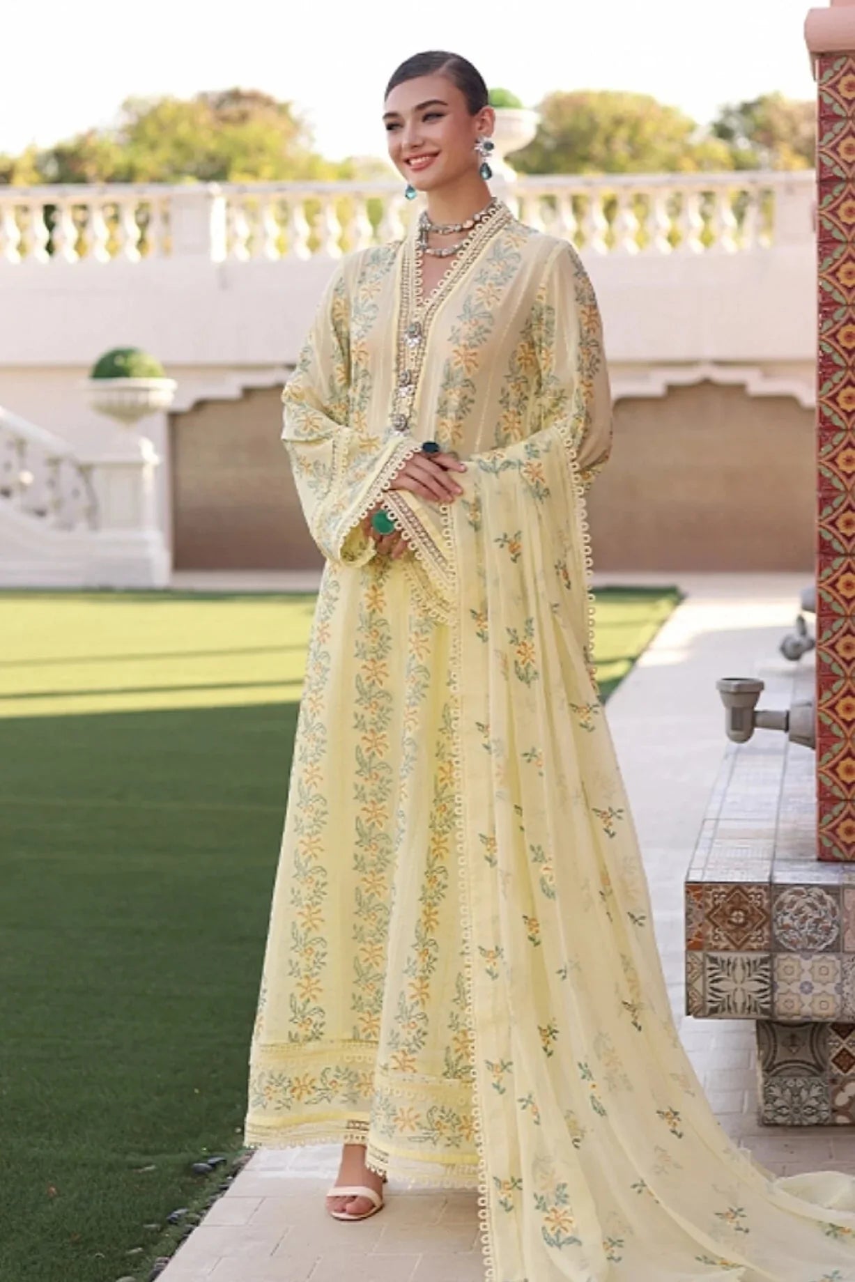 SR-801 Lawn Embroidered 3pc Suit With Embroidered Bamber Chiffon Dupatta
