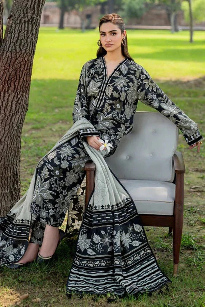 SR-BK186 Khaddar 3pc Digital Printed Suit With Digital Printed Khaddar Dupatta